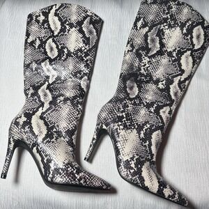 JustFab CATERINA Snakeskin Print Knee High‎ Stiletto Boots Sz 8.5 Pointed Toe